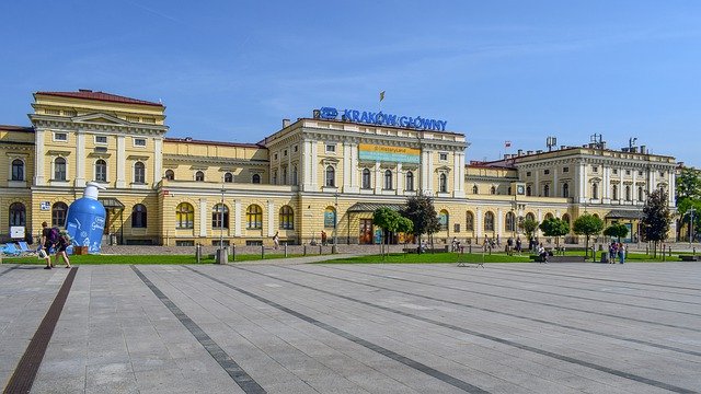 Descărcare gratuită Kraków Główny Osobowy Railway - fotografie sau imagine gratuită pentru a fi editată cu editorul de imagini online GIMP