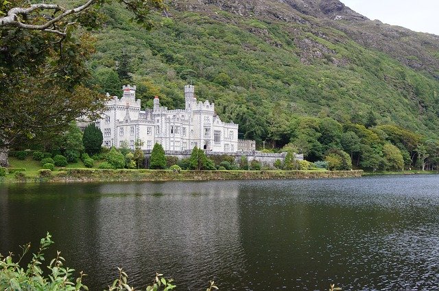 Download gratuito Kylemore Abbey Lake Castle modello di foto gratuito da modificare con l'editor di immagini online GIMP