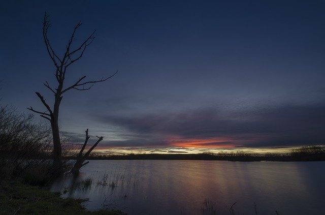 Gratis download Lake Afterglow Sunset - gratis foto of afbeelding om te bewerken met GIMP online afbeeldingseditor