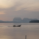Lake and mountains at dawn  screen for extension Chrome web store in OffiDocs Chromium