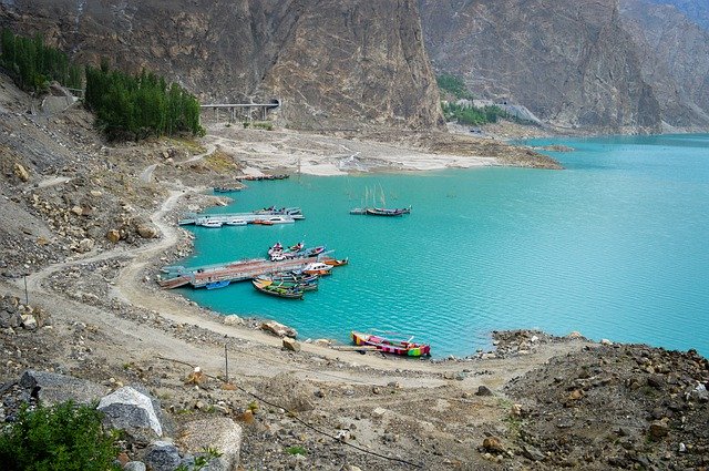 Téléchargement gratuit de Lake Boating Mountain - photo ou image gratuite à éditer avec l'éditeur d'images en ligne GIMP