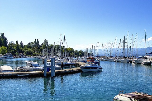 Descărcare gratuită Lake Boat Water - fotografie sau imagini gratuite pentru a fi editate cu editorul de imagini online GIMP