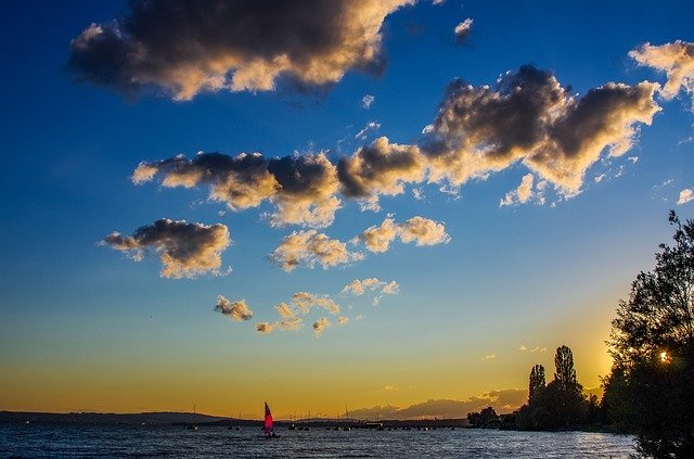 Téléchargement gratuit de voilier au coucher du soleil sur le lac de Constance - photo ou image gratuite à éditer avec l'éditeur d'images en ligne GIMP