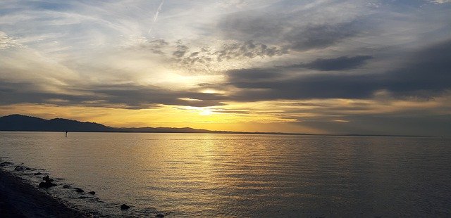 Descărcare gratuită Lacul Constance Sunset Sun - fotografie sau imagini gratuite pentru a fi editate cu editorul de imagini online GIMP