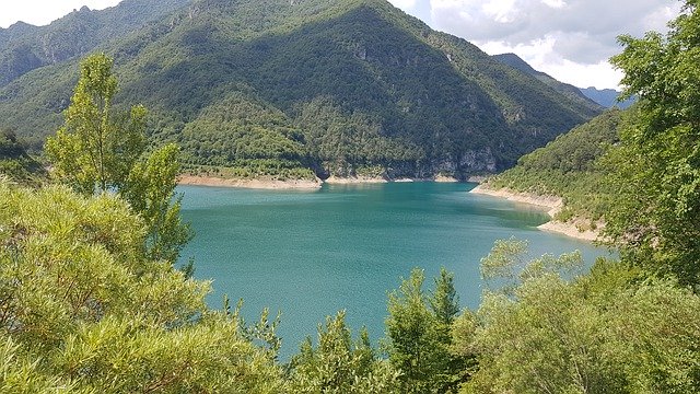 Libreng download Lake Italy Nature - libreng larawan o larawan na ie-edit gamit ang GIMP online na editor ng imahe