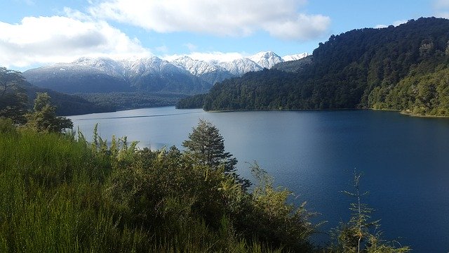 Бесплатно скачать бесплатный шаблон фотографии Lake Mountain Snow для редактирования с помощью онлайн-редактора изображений GIMP