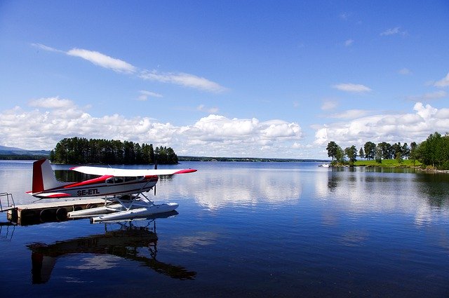 Téléchargement gratuit de Lake Plane Water - photo ou image gratuite à modifier avec l'éditeur d'images en ligne GIMP