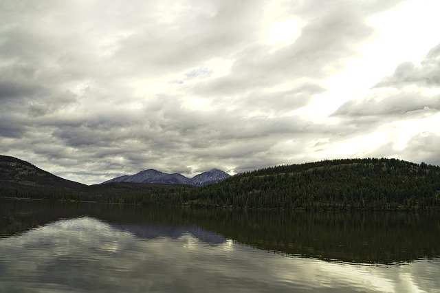 Descărcare gratuită Lake Sky Mountains - fotografie sau imagini gratuite pentru a fi editate cu editorul de imagini online GIMP