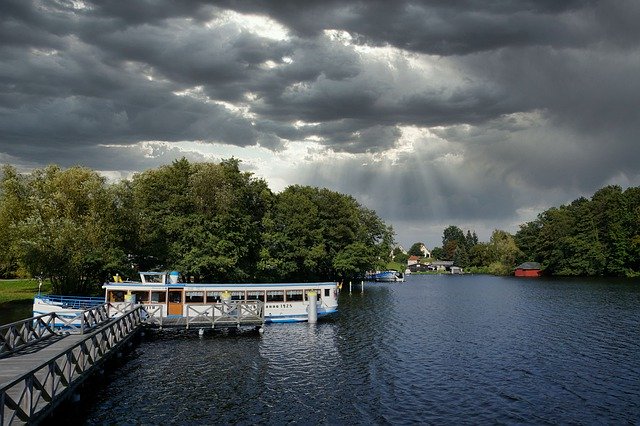 Téléchargement gratuit de Lake Steamer Water - photo ou image gratuite à éditer avec l'éditeur d'images en ligne GIMP