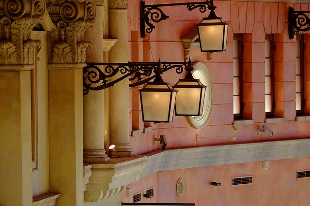 Téléchargement gratuit Lampes Rue de Style Gothique - photo ou image gratuite à modifier avec l'éditeur d'images en ligne GIMP