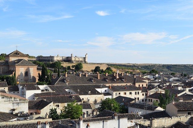 Peyzaj Chinchón Kalesi'ni ücretsiz indirin - GIMP çevrimiçi resim düzenleyici ile düzenlenecek ücretsiz fotoğraf veya resim