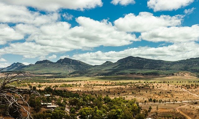 قم بتنزيل صورة مجانية لسماء الجبال والمناظر الطبيعية لتحريرها باستخدام محرر الصور المجاني على الإنترنت GIMP