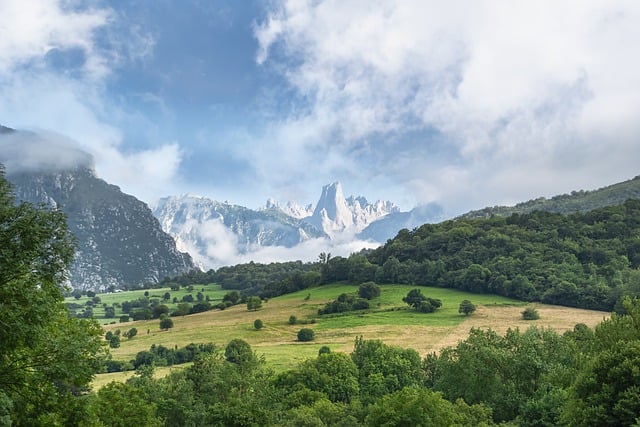 Ücretsiz indir manzara dağlar çayır doğa GIMP ücretsiz çevrimiçi resim düzenleyiciyle düzenlenecek ücretsiz resim