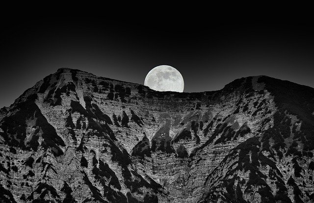 Unduh gratis Landscape Nature Mountains Black - foto atau gambar gratis untuk diedit dengan editor gambar online GIMP