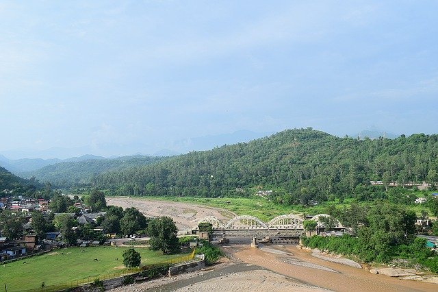 ดาวน์โหลดฟรี Landscape River Nature - ภาพถ่ายหรือรูปภาพฟรีที่จะแก้ไขด้วยโปรแกรมแก้ไขรูปภาพออนไลน์ GIMP