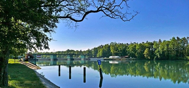 İsviçre Nehri Manzarasını ücretsiz indirin - GIMP çevrimiçi resim düzenleyiciyle düzenlenecek ücretsiz fotoğraf veya resim