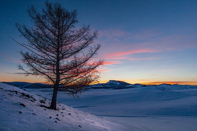 Download gratuito Landscape Winter Hill - foto o immagine gratuita da modificare con l'editor di immagini online di GIMP