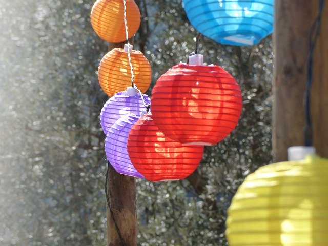 무료 다운로드 Lanterns Wreath Lights - 무료 사진 또는 GIMP 온라인 이미지 편집기로 편집할 수 있는 사진