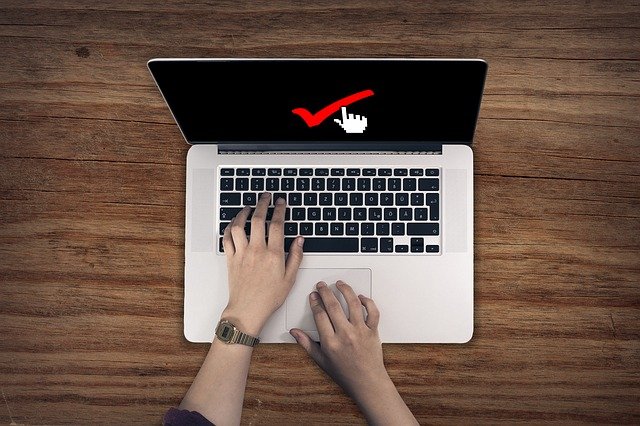 Ücretsiz indir dizüstü bilgisayar klavyesi eller el kalitesinde ücretsiz resim GIMP ücretsiz çevrimiçi resim düzenleyici ile düzenlenebilir