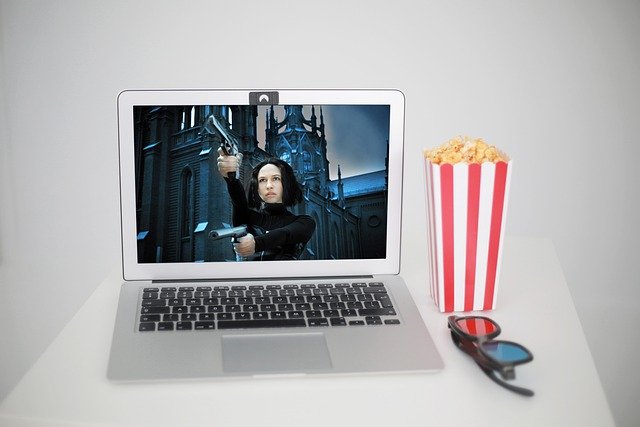 Free download laptop movie popcorn free picture to be edited with GIMP free online image editor