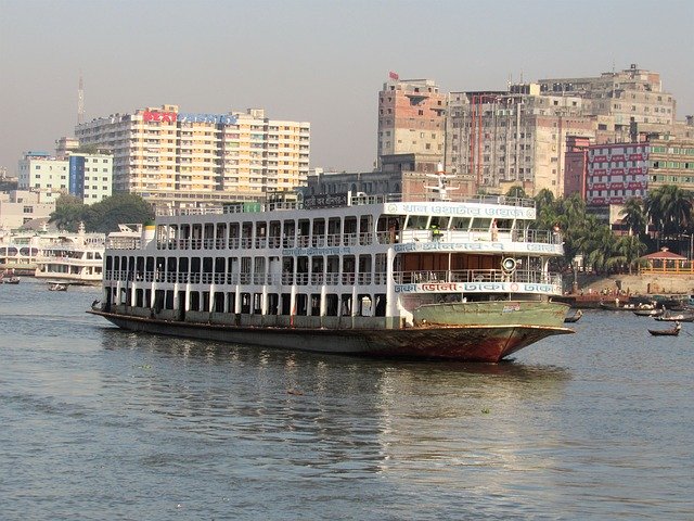 Безкоштовно завантажте Launch Water Waterways — безкоштовну фотографію чи зображення для редагування за допомогою онлайн-редактора зображень GIMP