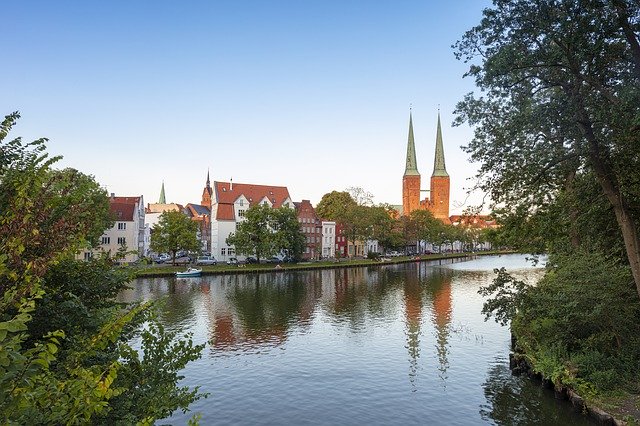 הורדה חינם של Lübeck Water Evening - תמונה או תמונה בחינם לעריכה עם עורך התמונות המקוון GIMP