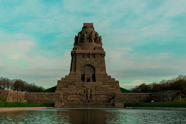 Bezpłatne pobieranie Leipzig Monument Architecture - bezpłatne zdjęcie lub obraz do edycji za pomocą internetowego edytora obrazów GIMP