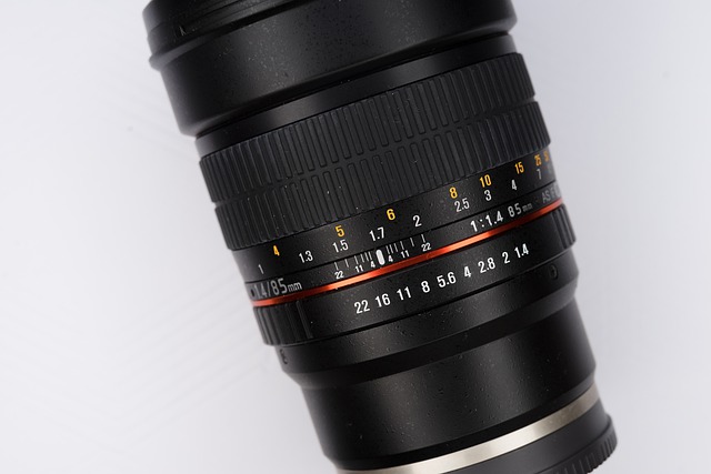 Free download lens camera 85mm lens focus free picture to be edited with GIMP free online image editor