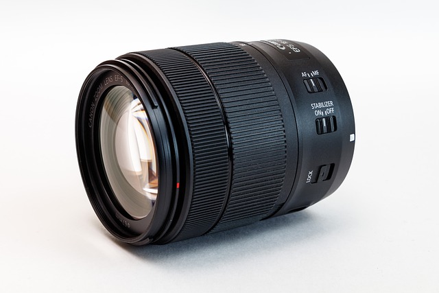 Free download lens canon zoom lens ef s 18 135mm free picture to be edited with GIMP free online image editor
