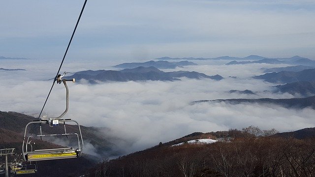 Descărcare gratuită Lift Mountain Winter - fotografie sau imagini gratuite pentru a fi editate cu editorul de imagini online GIMP