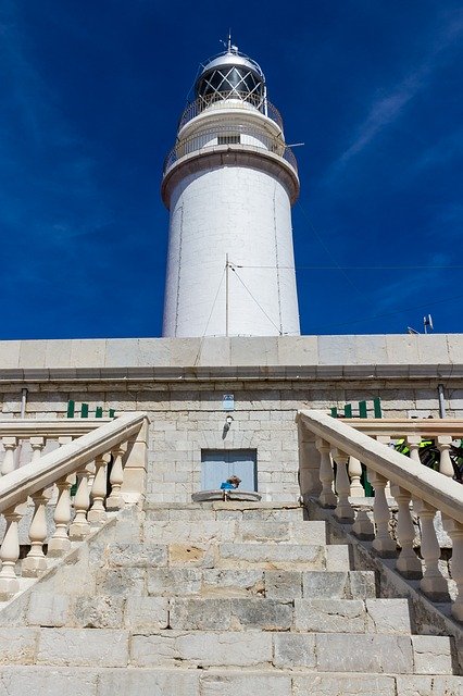 Téléchargement gratuit Lighthouse Architecture Sky - photo ou image gratuite à éditer avec l'éditeur d'images en ligne GIMP