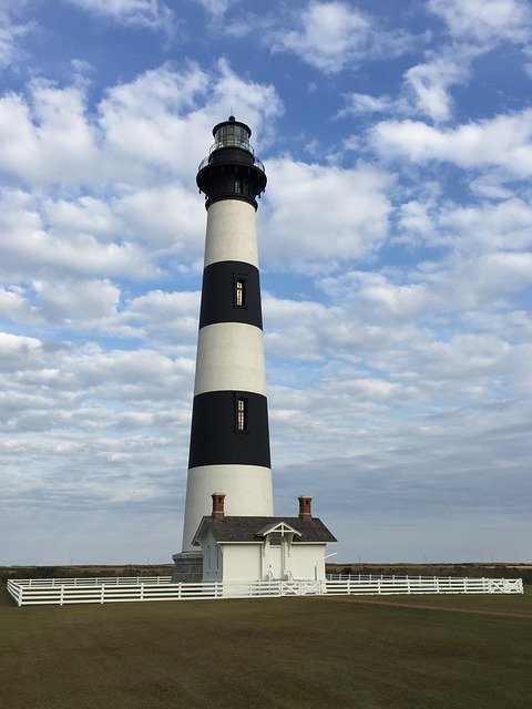 Descarga gratuita Lighthouse Bodie Island North: foto o imagen gratuita para editar con el editor de imágenes en línea GIMP