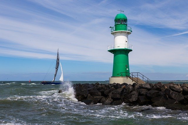 Gratis download Lighthouse Harbor Entrance - gratis foto of afbeelding om te bewerken met GIMP online afbeeldingseditor