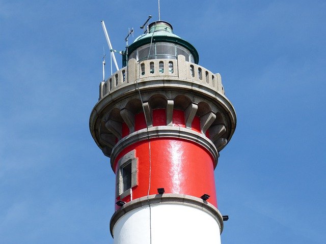 הורדה חינם Lighthouse Red And White - תמונה או תמונה בחינם לעריכה עם עורך התמונות המקוון GIMP