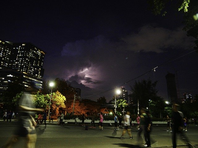 Muat turun percuma Lighting Thunder Lightning - foto atau gambar percuma untuk diedit dengan editor imej dalam talian GIMP