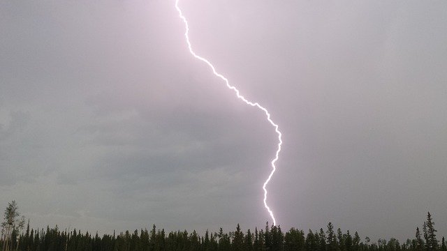 Free download Lightning Single Strike Flash -  free photo or picture to be edited with GIMP online image editor