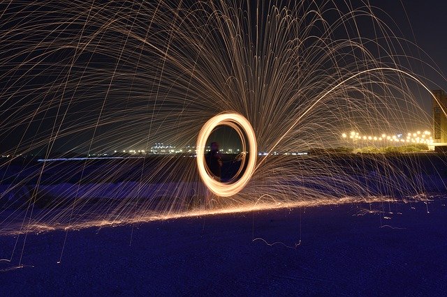 Libreng download Light Painting Night - libreng larawan o larawan na ie-edit gamit ang GIMP online na editor ng imahe