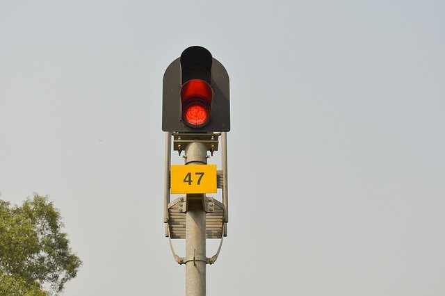 Téléchargement gratuit Light Red Signal Train - photo ou image gratuite à éditer avec l'éditeur d'images en ligne GIMP