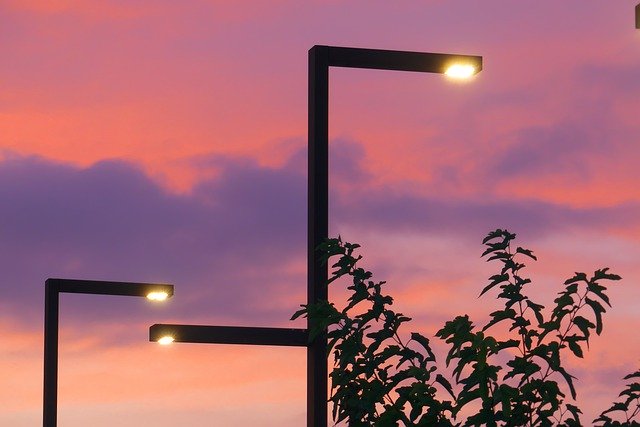 Light Street Illuminated'ı ücretsiz indirin - GIMP çevrimiçi resim düzenleyiciyle düzenlenecek ücretsiz fotoğraf veya resim