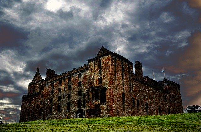 Gratis download Linlithgow Palace Scenic On A Hill - gratis foto of afbeelding om te bewerken met GIMP online afbeeldingseditor