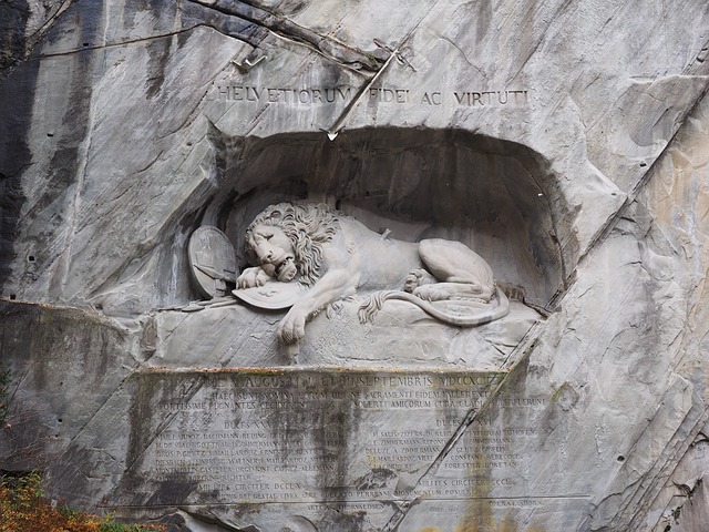 Free download lion monument lion monument dying free picture to be edited with GIMP free online image editor
