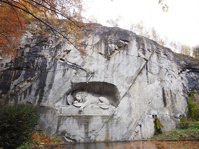 Free download lion monument monument lion dying free picture to be edited with GIMP free online image editor