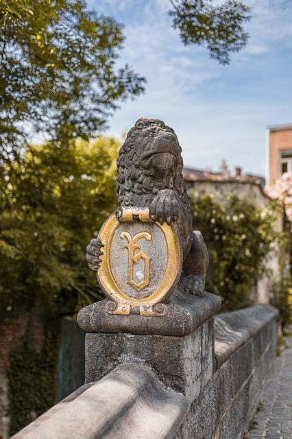 Free download Lion Statue Shield -  free photo or picture to be edited with GIMP online image editor