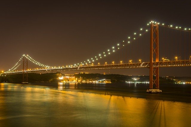 Bezpłatny szablon Lisbon Bridge Architecture do edycji za pomocą internetowego edytora obrazów GIMP