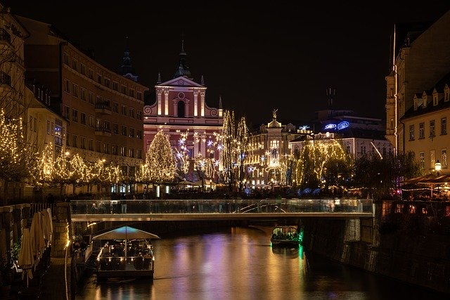 Free download Ljubljana Christmas Tree -  free photo or picture to be edited with GIMP online image editor