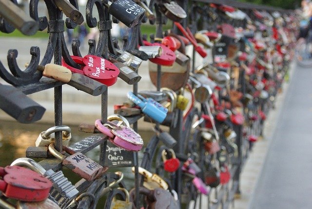 Muat turun percuma Locks Bridge Symbol - foto atau gambar percuma untuk diedit dengan editor imej dalam talian GIMP