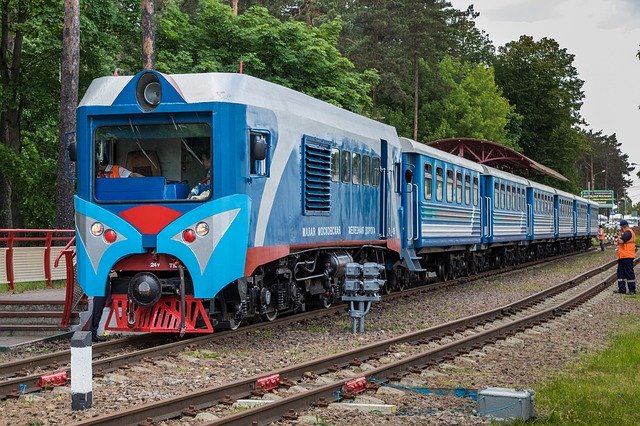 Bezpłatne pobieranie Locomotive Diesel Cars - darmowe zdjęcie lub zdjęcie do edycji za pomocą internetowego edytora obrazów GIMP