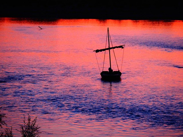 Libreng download Loire River Night - libreng larawan o larawan na ie-edit gamit ang GIMP online na editor ng imahe