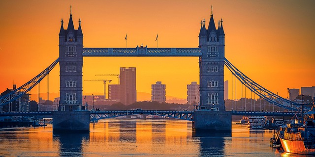 Free download london bridge sunrise london bridge free picture to be edited with GIMP free online image editor