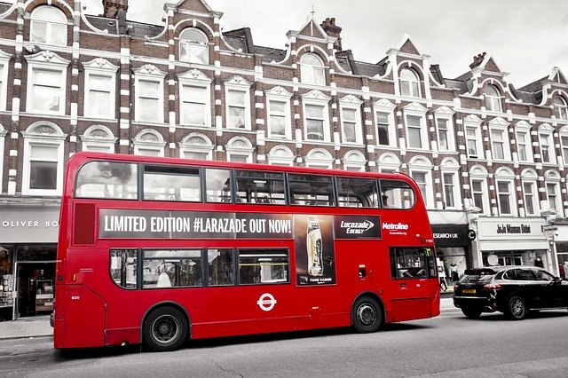 Безкоштовно завантажте London Bus Suburban - безкоштовне фото або зображення для редагування за допомогою онлайн-редактора зображень GIMP